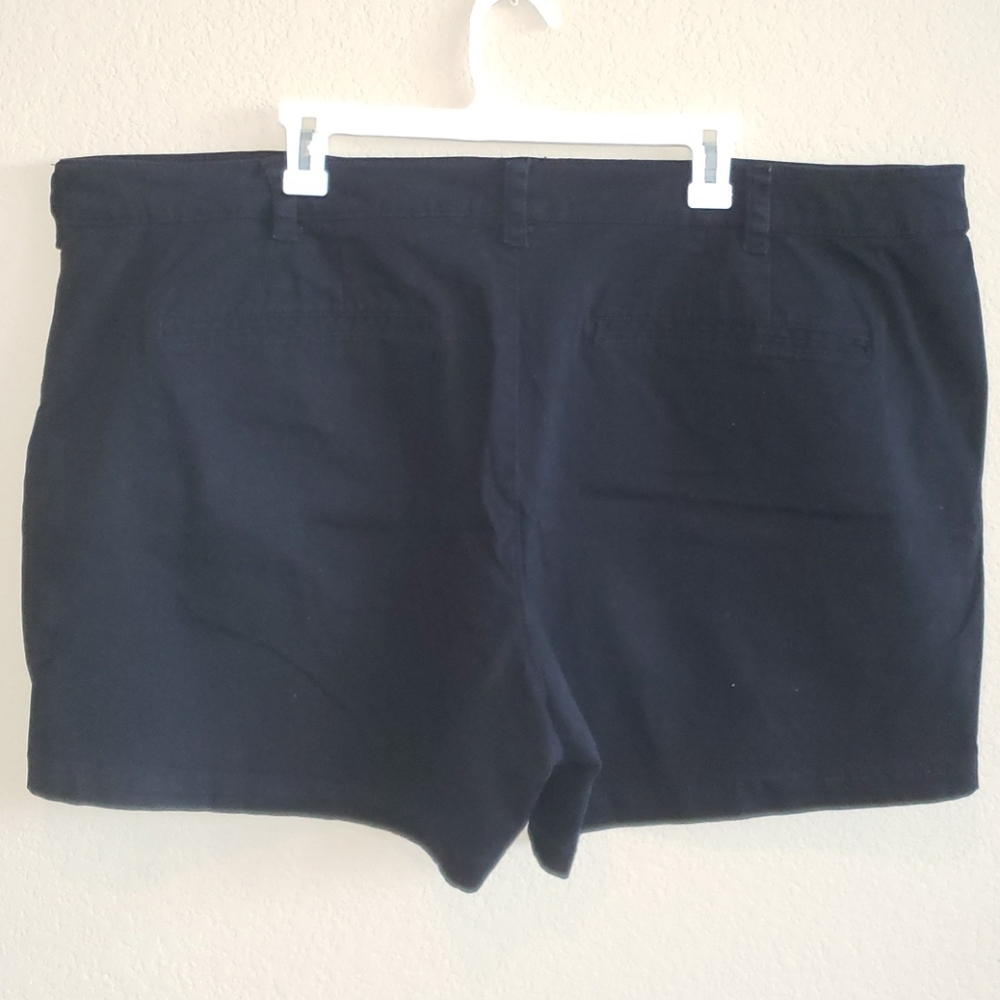 Shorts - Picture 4 of 6